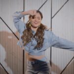 Ankita Lokhande Instagram - Get ready to groove like it’s the 90s again with these iconic Bollywood hairstyles styled with Streax Hair Serum. ✨✨ Available on Nykaa, Amazon, Flipkart, Tata Cliq, Myntra and Purplle. Order now! #Streax #BanoStreaxy #StreaxHairSerum #24HourShine #ShineAllDay #ad