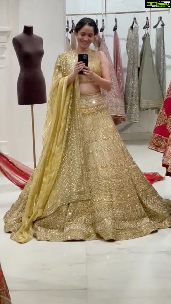 Ankita Lokhande Instagram - The moment I saw the lehenga I just knew that’s my bridal outfit.. I was in love with my outfit and was ready to be Vikki ki dulhan 👰♀️ @jainvick Thanku @manishmalhotra05 for making me look like a dream ❤️🤩