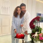 Ankita Lokhande Instagram - Happy 6 months to us baby 👶 Thanku family to making it so special. Love u guys… special thanks to my lovely bhabhi for making it so memorable. I m already missing everyone. Jaldi aana wapas.. lots of love ❤️ Riya Vivaan chachi is missing u 😘