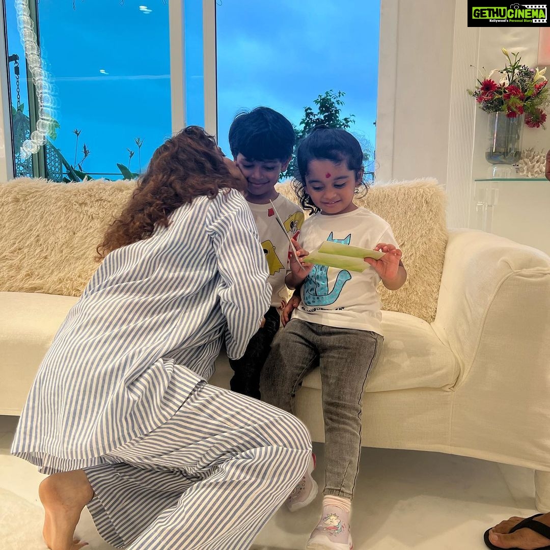 Ankita Lokhande Instagram - Happy 6 months to us baby 👶 Thanku family to making it so special. Love u guys… special thanks to my lovely bhabhi for making it so memorable. I m already missing everyone. Jaldi aana wapas.. lots of love ❤️ Riya Vivaan chachi is missing u 😘