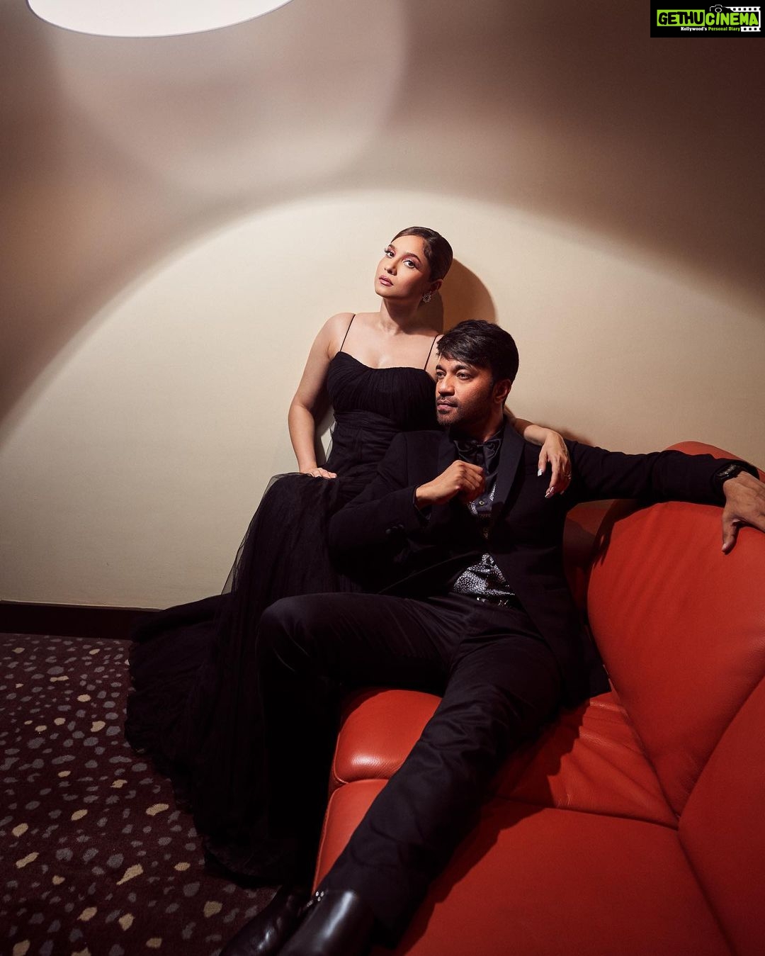 Ankita Lokhande Instagram - When u receive the award from none other than @madhuridixitnene ma’am for the most stylish couple of the year 🔥 Thanku @brandempower.in #GlobalExcellenceAwards #GEA2023 #brandempower #moststylishcouple2023 @media.raindrop Styled by - @castelino_priyanka Jewellery- @renukafinejewellerymumbai i @oakpinionpr Hair- @the_art_case_byfarah Makeup- @cashmakeupartistry Shot by - @rohitsrivastava_