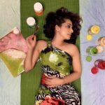 Ansha Sayed Instagram - Art washes away from the soul the dust of everyday life🎨 📷@bhargavaanushree 👚@urmi1309