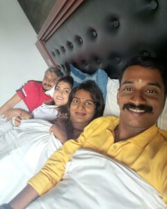 Anusree Instagram - ഞങ്ങൾ......♥️♥️♥️♥️

@mahesh_bhai @pinkyvisal @nidhinmaniyan