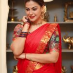 Anusree Instagram – Jewellery has the power to be this one little thing that can make you feel UNIQUE!!

Jewellery @varuthri_findings 
MaH @pinkyvisal 
Stylist @sabarinathk_ 
Click @pranavraaaj