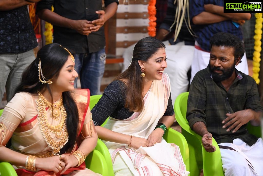 Anusree Instagram - Thanku for all the acceptance..blessings..and positive reviews for our beautiful film Kallanum Bhagavathiyum ..If you have not seen it yet ,rush to the nearest theatres and support us with your love.. @eastcoastvijayan @vishnuunnikrishnan.onair @mokksha_official #kallanumbhagavathiyum #movies #newrelease
