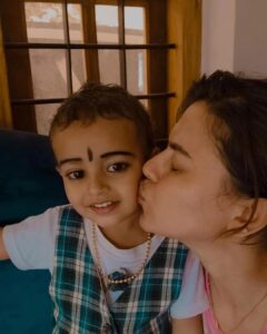 Anusree Instagram - ആദികുട്ടാ..... അപ്പേടെ പൊന്നെ....happy birthday ചക്കരെ.... ഞങ്ങടെ കുഞ്ഞുവീട്ടിലെ ആദ്യത്തെ കണ്മണി ആണ് നീ...എൻ്റെ ആദ്യത്തെ കുഞ്ഞ്❤️❤️❤️..എപ്പഴും എൻ്റെ പൊന്നിന് എന്ത് ആവശ്യത്തിനും എന്നും അപ്പ ഉണ്ടാകും .. അനൂബ് അണ്ണനെക്കാളും, രുക്കുനേക്കാളും നീ എന്നെ സ്നേഹിച്ചാൽ മതി,,അവരൊക്കെ അത് കഴിഞ്ഞ് മതി....😛😛...എന്നും എൻ്റെ പൊന്നിന് സന്തോഷത്തോടെ നമ്മുടെ കുടുംബത്തിൽ ചിരിച്ചു,കളിച്ചു ജീവിക്കാൻ കഴിയട്ടെ....എന്നും അപ്പയുടെ നെഞ്ചോട് ചേർന്ന് ഉറങ്ങാൻ കഴിയട്ടെ...എന്നും അപ്പയോടൊപ്പം ചേർന്ന് നിക്കാൻ എൻ്റെ ആദികുട്ടൻ ഉണ്ടാകട്ടെ...❤️❤️❤️💜💜💜🎂🎈🍫💝 @ananthanarayanan_luv 

#happybirthday # 2ndbirthday#  #love #nephew #loveforever #family #priority #lifelong #forever #addiction #celebration #hugs #kisses #bewithme