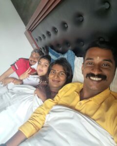 Anusree Instagram - ഞങ്ങൾ......♥️♥️♥️♥️

@mahesh_bhai @pinkyvisal @nidhinmaniyan