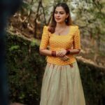Anusree Instagram - Wear something that says,Hear Iam Today..... Pattupaavada...🧡🧡 #onam #onam2022#onamlooks#onamcelebration 📷 @rinshadmanzoorphotography @purplemen_rynu thanku da....♥️♥️♥️