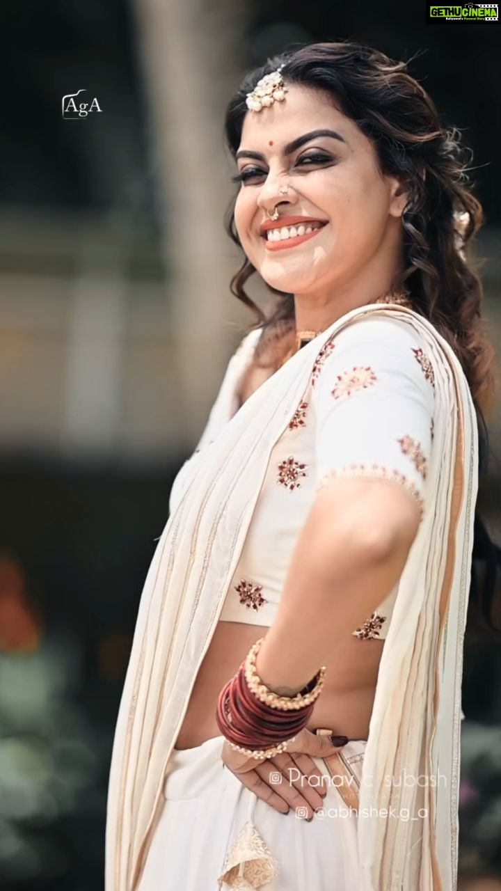 Anusree - 160.5K Likes - തങ്കനിലാവേ താഴമ്പൂവെ
നിന്നോടെൻ പ്രേമം...
Video @pranavcsubash_photography
Cuts @abhishek.g_a
MaH @pinkyvisal
Outfit @khajuraho_boutique_
Neckpiece @ezerjewellery
Styling @sabarinathk_
#reelindia #reelinstagram❤️ #reelvideos #reelitfeel #newreel #newreel #instagramreel #trendingreels #instareel #réel