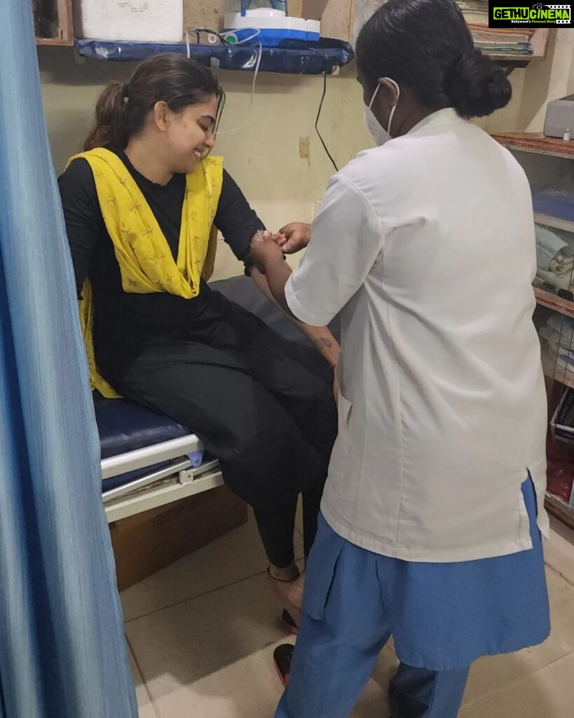 Anusree Instagram - There is nothing to fear about injections when in pain .....but the moments before the needle kisses the skin ...is a perfect time to practice facial muscles exercises... 😂😂😂 For tips on how to handle and hide face expressions ..how to act mature infront of the injection...and how to smile in pain for photographs when the doctor's injection punctures you.. just contact me here. 😂😂😂😀😀... #behappy #stayhealthy #beloved #becared#healing #sicktime #willbeback