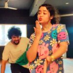 Apsara Rani Instagram - Bhoom Badhal Viral Step With @apsararaniofficial_ 🔥💥 • • • #reels #bhoombadhal #apsararani #trendingreels #viral #reelsinstagram #reelitfeelit #southindiadance #dancereels
