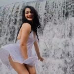 Apsara Rani Instagram - Angels bathe too 🌧🌈 . . . . Pictures coming soon @girish_katkar_photography @_dhananjayjape_ @iamajey #apsara #apsararani #reelsinstagram #reelitfeelit #reels