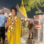 Apsara Rani Instagram - Shri Kashi Vishwanath Darshan🙏🏻 Om Namah Sivaay🙏🏻🧿 Kashi Vishwanath Mandir II काशी विश्वनाथ मन्दिर II