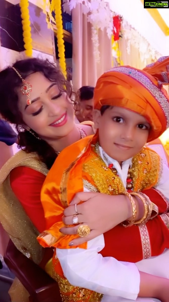 Apsara Rani Instagram - My Kanhu❤️ At the sets of movie Pyara Kulhad @maanasnagulapalli @abhishekchadhadirector . . . #pyarakulhad #apsararani #apsara #maanasnagulapalli