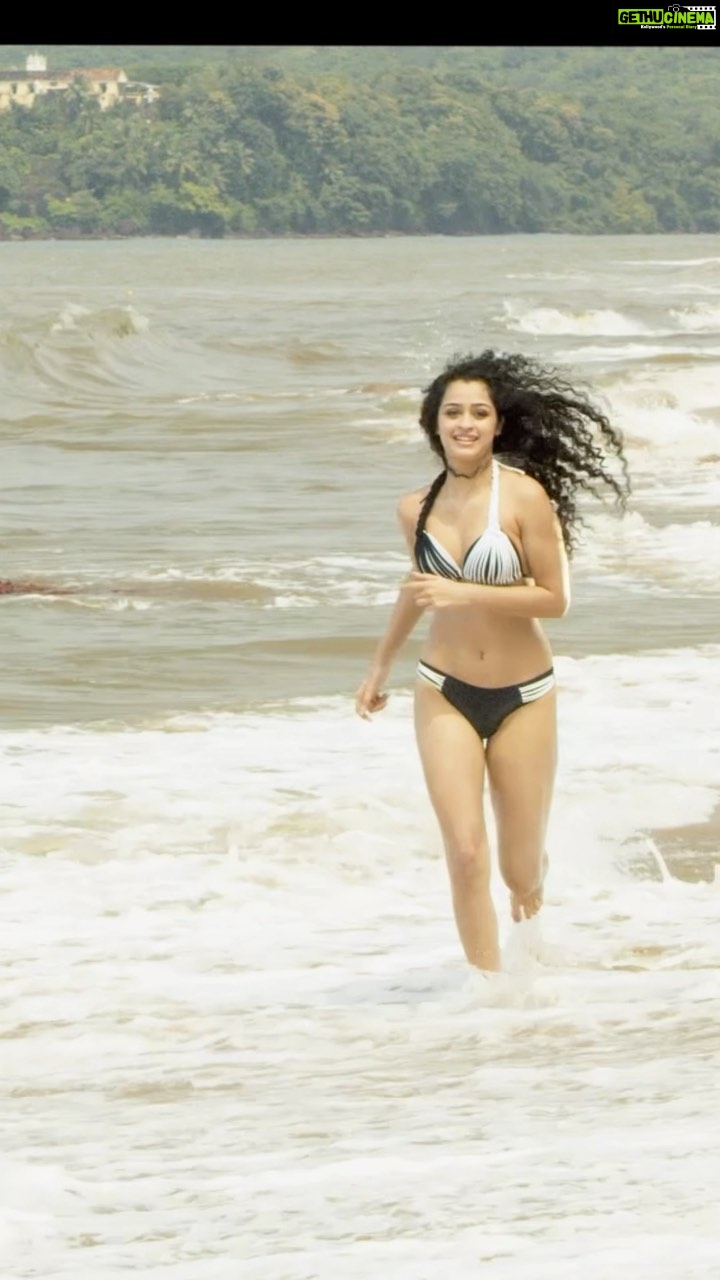 Apsara Rani Instagram - Pretty girls walk like this❤️‍🔥 . . . . . #waterbaby #beachvibes #beach #beachbabe #bikini #summertime #summervibes #summeroutfit #curly #curlyhair #apsararani #apsara