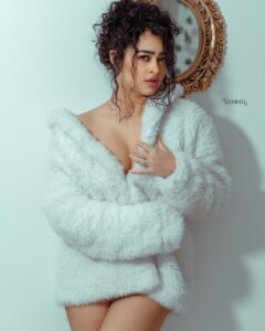 Apsara Rani Instagram - Happy Sunday🤍