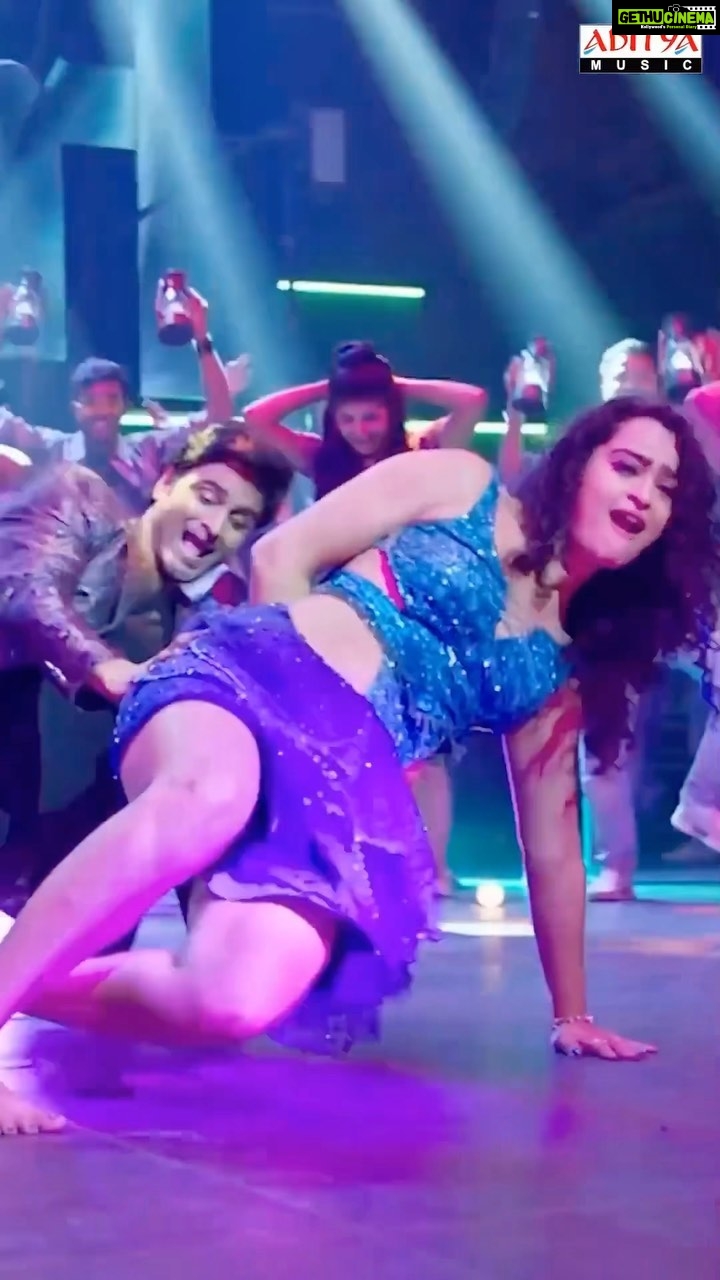 Apsara Rani Instagram - Groove to this energetic song #PapaThoPailam from #Hunt movie #HuntTheMovie @isudheerbabu @apsararaniofficial_ @srikanth.meka @bharath_niwas @mahesh.surapaneni #anandaprasad @bhavyacreationsofficial @ghibranofficial @iammangli @shyamkasarlalyrics @nakash_aziz @adityamusicindia @anneravi @vincentarul
