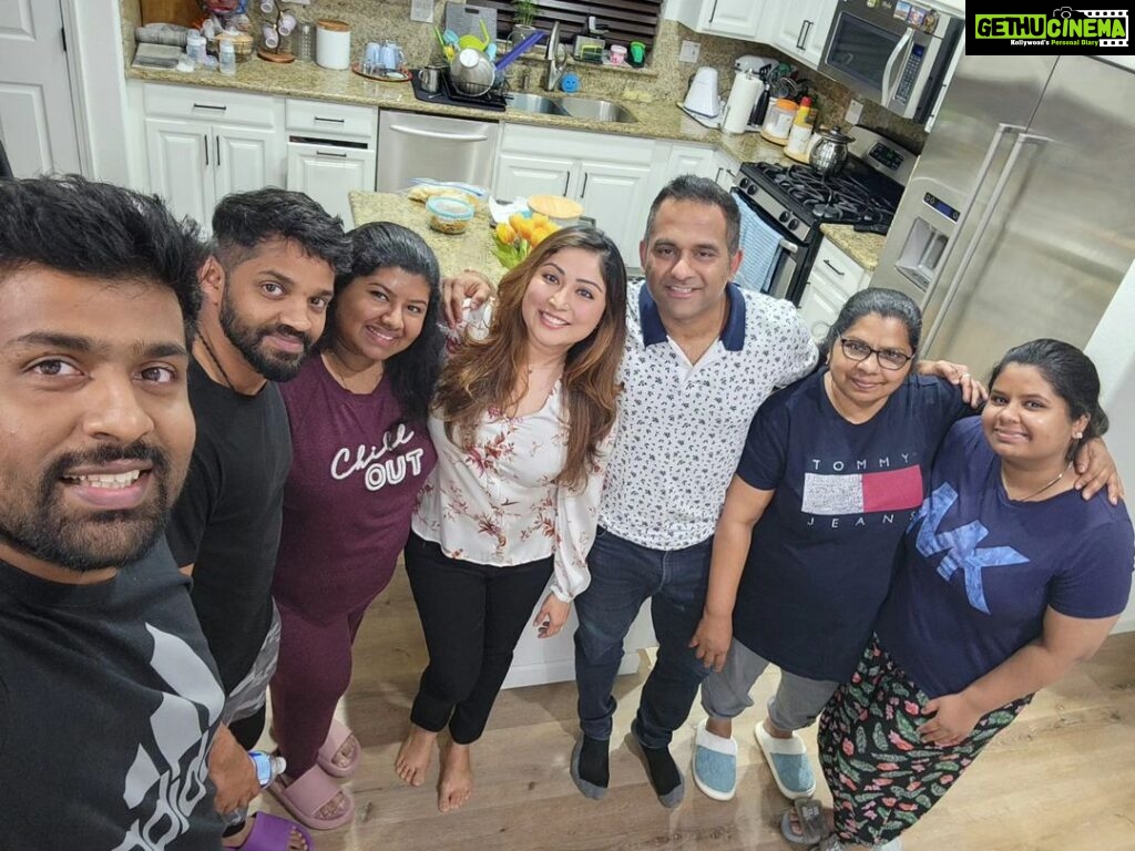 Archana Suseelan Instagram - Enjoyed lovely evening with friends and family. Thanks @nimmy_thajes for delicious biriyani , it was so yummy!!