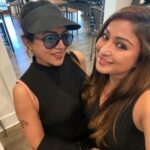 Archana Suseelan Instagram - So happy to meet the super positive, vibrant and beautiful as always my @lekhamg chechi 🤗🤗🤗after so long Wente Vineyards Tasting Lounge