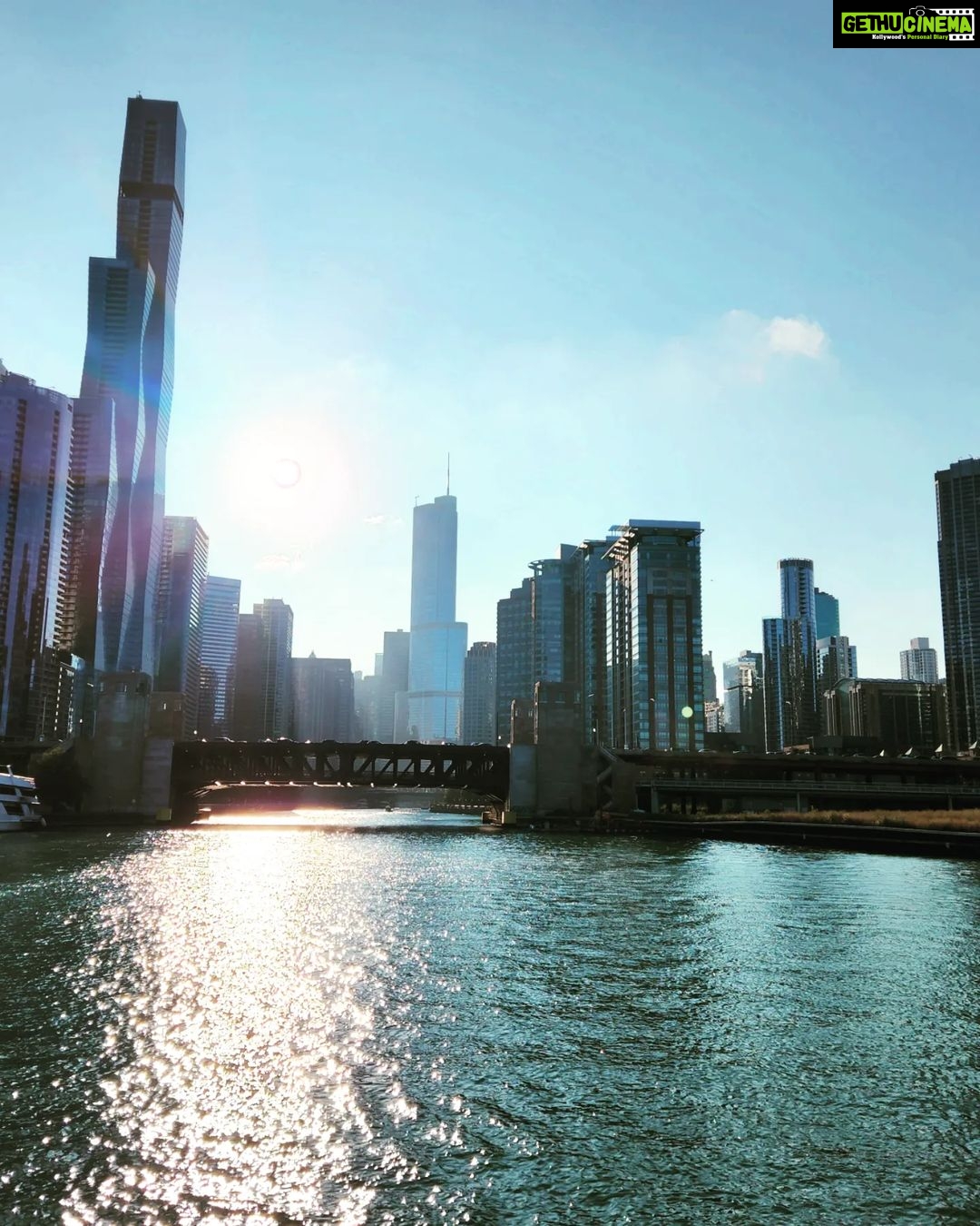 Archana Suseelan Instagram - Chicago downtown Shoreline Architecture Tour by Boat