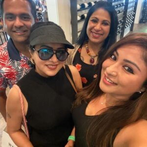 Archana Suseelan Instagram - So happy to meet the super positive, vibrant  and beautiful as always my @lekhamg chechi 🤗🤗🤗after so long