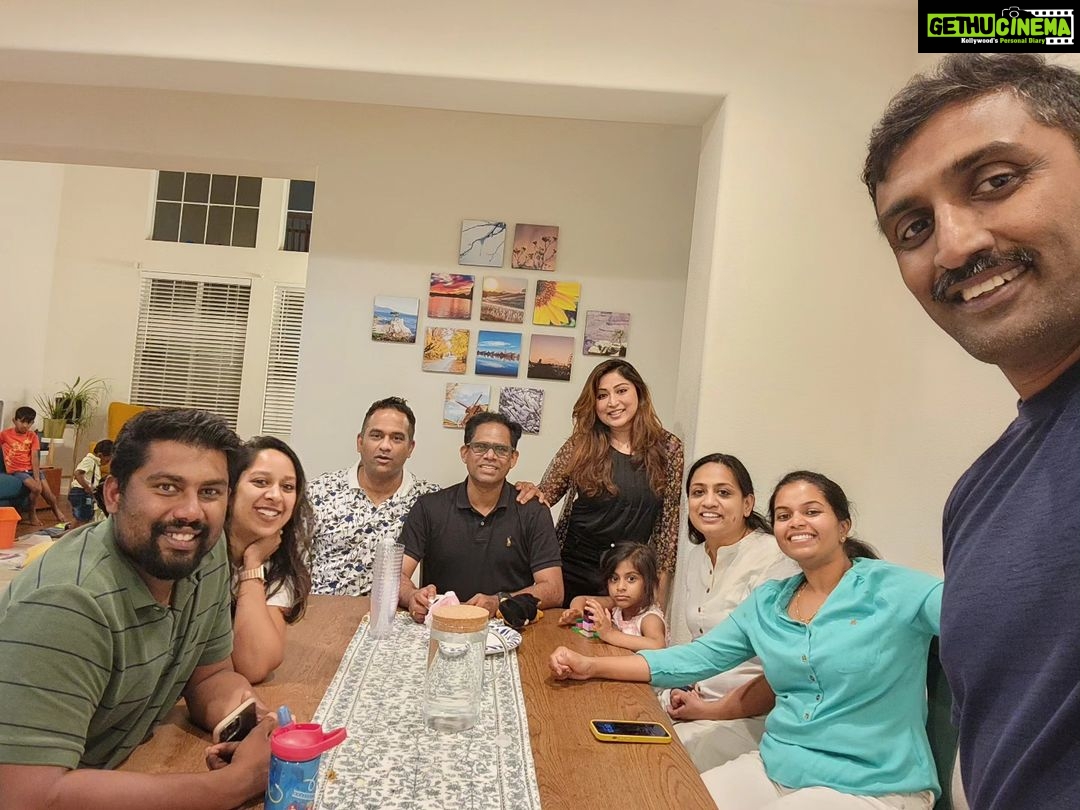 Archana Suseelan Instagram - Had lovely evening with friends and our eccma family ...thanks @zareenasiraj