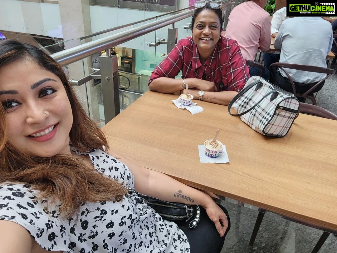 Archana Suseelan Instagram - Catching up with my bestie after years 😍😍 @preeths4music 1 bhk Oshiwara
