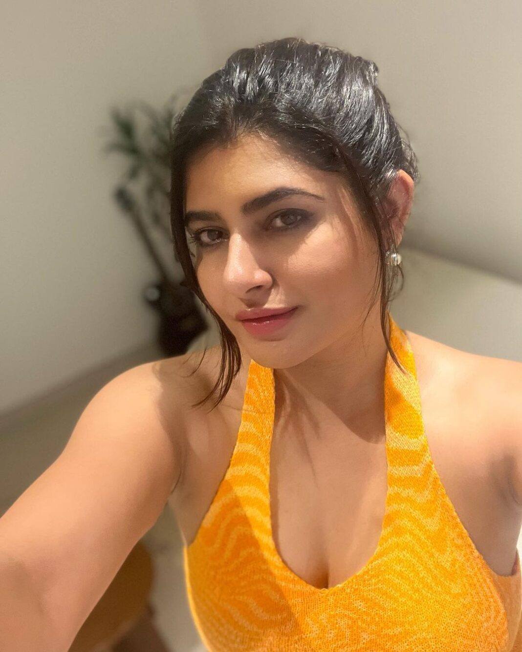 Ashima Narwal Instagram - Sunburnt! #loveashima #ashima #ashimanarwal #shootday #newgoals #ig_india #ig_hyderabad #influencerindia #tollywoodcinema #tollywoodqueen #tollywoodhotactress #misssydney #missindia
