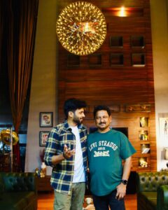 Ashwin Kumar Instagram - Happy birthday to the man who is bringing my dream to reality🤩 Very fortunate to have you as my Producer and Mentor. The hospitality you have given me and to each artist is simply unmatchable. More and more love, happiness and success to you Sir 💚

Always grateful for #ESP & #Sembi 😇🙏🏻

📸 @jaikumar_vairavan