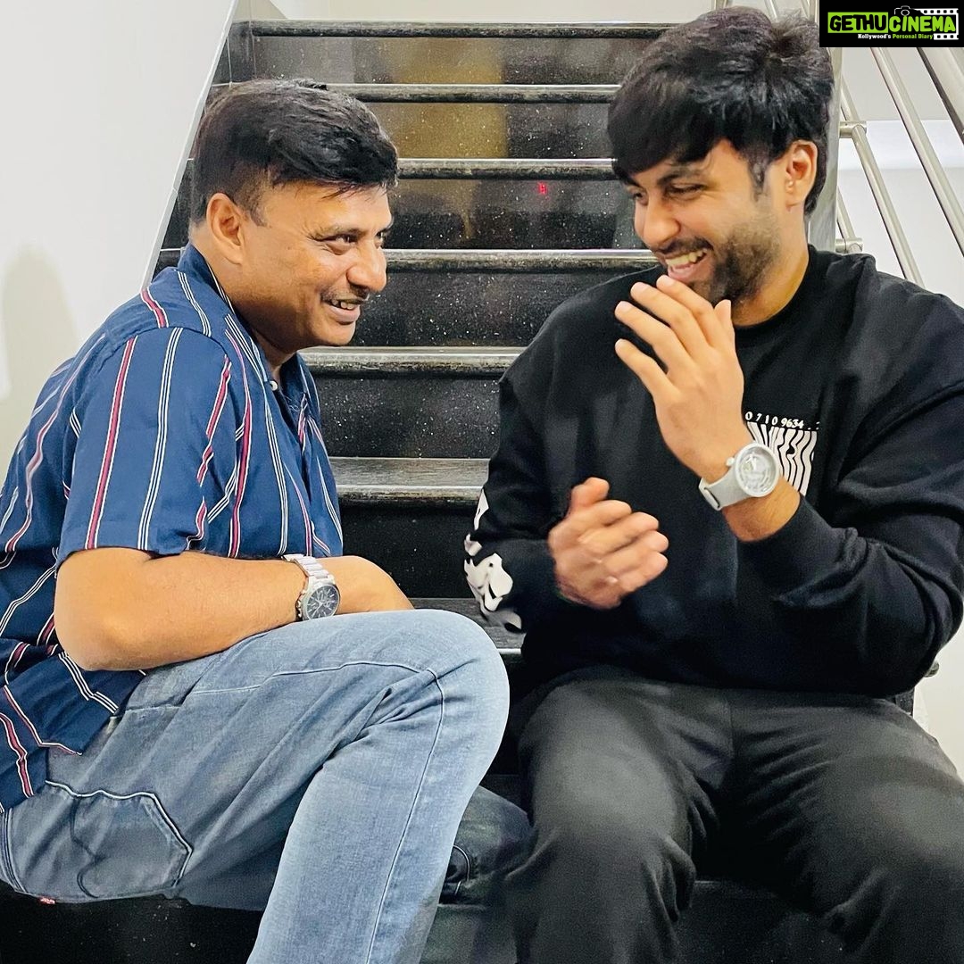 Ashwin Kumar Instagram - A great teacher knows how to take the best in you. My gratitude to you for all you have done, thanks for the wonderful journey of sembi. Will cherish this film forever πππ» @prabusolomonofficial #Sembi #Anbu #loveallπ