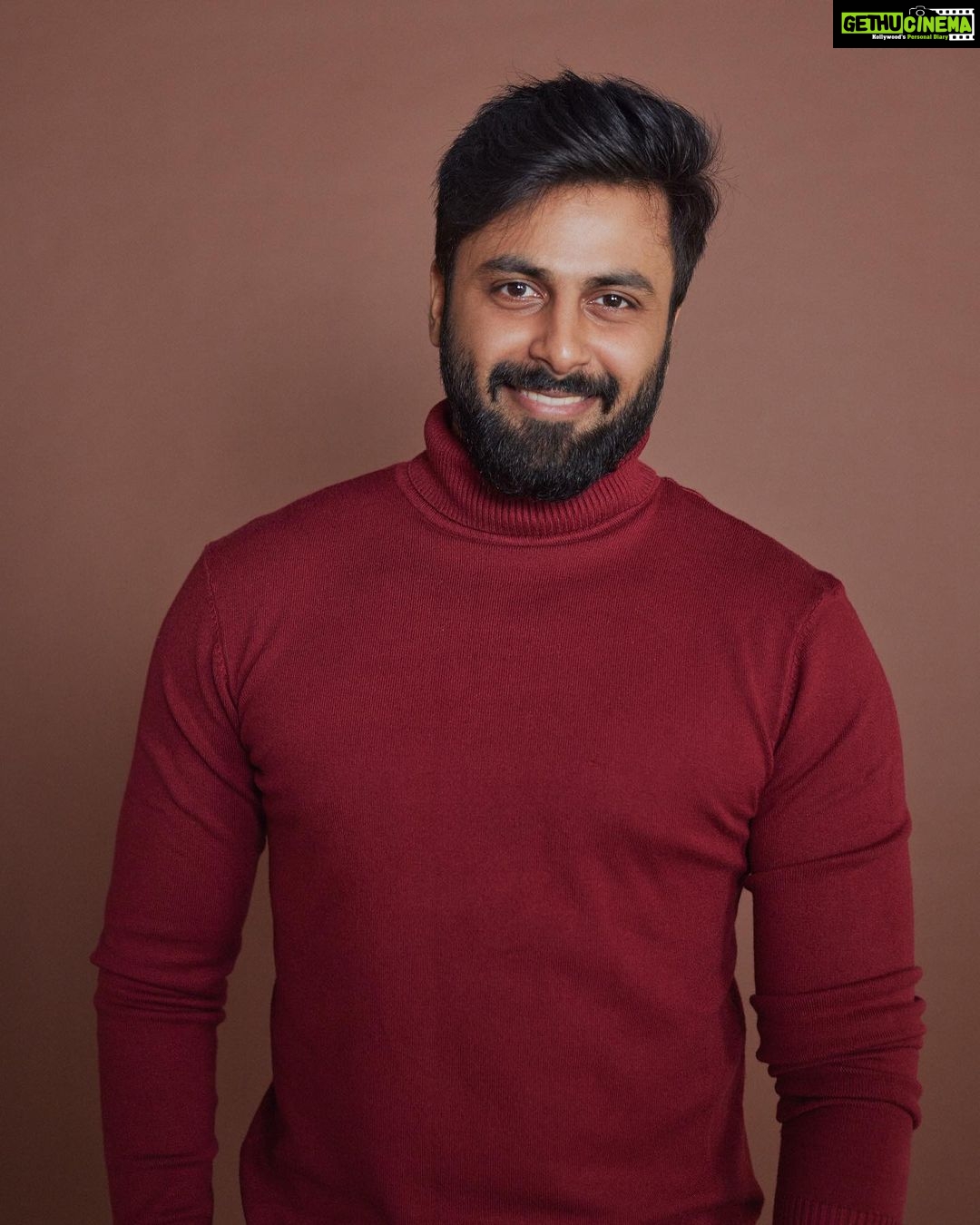 Ashwin Kumar Instagram - Meet Abhi💜 Suave, handsome and extremely charming. A man with a mission…Was the mission impossible or has it been accomplished? #MeetCute is Streaming on Sony Liv now! @deepthiiiganta @nameisnani @tprashanti @arifminhaz @ashwinkumar_ak @ananyameka