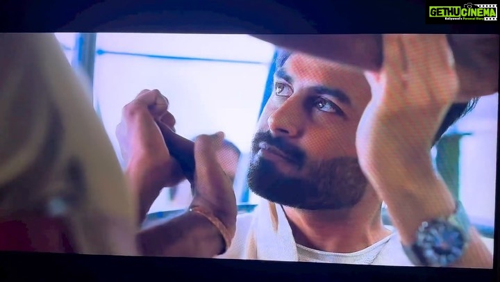 Ashwin Kumar Instagram - The response for Sembi in theaters was awesome and really glad to say that the response in OTT #hotstar is even much more than that. Glad that so many people are watching it in OTT and sending your wishes to me and the team. I cannot thank enough my producer, director & my people🤍 எல்லாப் புகழும் இறைவனுக்கே😇🙏🏼 #Believe #Beyou #riseabove