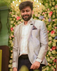 Ashwin Kumar Instagram - “Just don’t give up trying to do what you really want to do. Where there’s love and inspiration, I don’t think you can go wrong.” – Ella Fitzgerald

🥼- @anushaa13 
📸 - Sundar