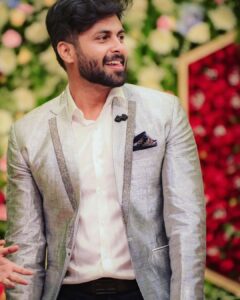 Ashwin Kumar Instagram - “Just don’t give up trying to do what you really want to do. Where there’s love and inspiration, I don’t think you can go wrong.” – Ella Fitzgerald

🥼- @anushaa13 
📸 - Sundar