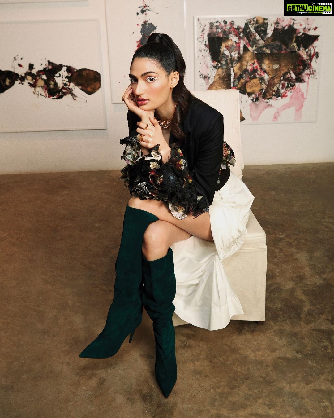 Athiya Shetty Instagram - Hello, @hellomagindia! Editor: Ruchika Mehta @ruchikamehta05 Interview: Nayare Ali nayareali Photos: Rahul Jhangiani @rahuljhangiani Creative Director: Avantikka Kilachand @avantikkak Fashion Editor: Sonam Poladia @sonampoladia Junior Stylist: Anushree Sardesai @anushree_sardesai Hair & Make-Up: Namrata Soni @namratasoni Wardrobe Courtesy: AK-OK @akok.in Artist’s Publicity: Straight Talk Communications @straighttalkcomm