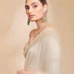 Athiya Shetty Instagram - In @anamikakhanna.in and @amrapalijewels tonight 🌝