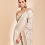Athiya Shetty Instagram - In @anamikakhanna.in and @amrapalijewels tonight 🌝