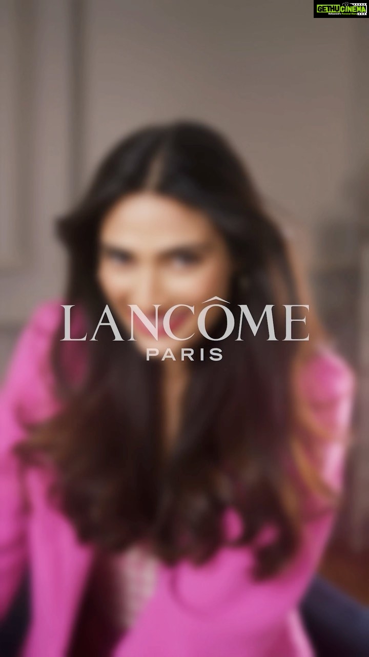 Athiya Shetty Instagram - Recreating one of my favourite looks with my go - to beauty brand @lancomeofficial 💕 To begin with I prepped my skin with the Advanced Génifique serum, it works wonders in just a few drops Then comes the Teint Idôle Ultra Wear foundation for that flawless coverage Enhanced the eyes with soft winged liner & top it up with some mascara! The subtle blush and the gorgeous lip colour is perfect for any look 💋 And not to forget, my absolute favourite the La Vie Est Belle perfume! 🌸 Wasn’t that easy?! Rush to @sephora_india and use my code “ATHIYA10” to get amazing deals on your purchase ✨ Link : https://bit.ly/3OX0cgw #Ad #LuxeWithLancome #Lancome #LancomePartner #Sayyestohappiness