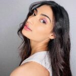 Athiya Shetty Instagram - on wednesdays… 🎀💗🐷