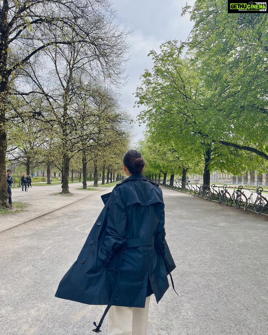 Athiya Shetty Instagram - lil bit chilly 🥶🌶