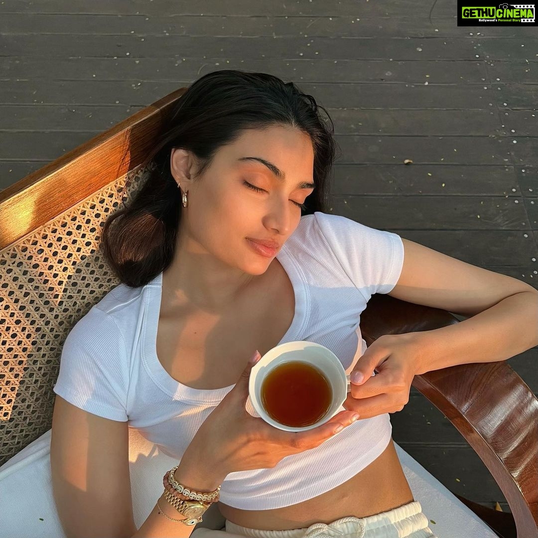 Athiya Shetty Instagram - present. patient. peaceful.