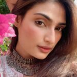 Athiya Shetty Instagram - I love holi for memories, food & music! Which is why I’m so glad to be a part of the first ever @spotifyindia Reels Holi Dance Party! Why don’t you join me? All you have to do is tap the 3 dots on Spotify, to send your friends the Holi ke Rang playlist, and get your #SpotifyWaliHoli started! Don’t forget to groove together on Reels and tag us. Some of the best Reels will be showcased on Spotify’s stories! #loverunsdeep #holionreels #holi2021 #feelitreelit