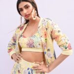 Athiya Shetty Instagram - @payalsinghal gives Indian wear an athleisure spin with her latest SS'21 collection ‘Kismet’ at @fdciofficial X @lakmefashionwk. made using @r.elan.official GreenGold fabric that is crafted from used PET bottles. @payalsinghal @lakmefashionwk @fdciofficial @r1seworldwide @r.elan.official #PSAthleisure #FDCIxLFW #LakmeFashionWeek #MiniPlayMegaSlay #changeisgood