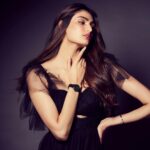 Athiya Shetty Instagram - Fierce and bold, the new Iconic Link Ceramic perfectly matches the mood for this Women’s day. Dress your wrist with this new drop by @danielwellington when you step out with your girlfriends tonight! . . . Check out their website and use my code ATHIYA to get a 15% off at checkout. Happy women’s day to all! #IconicLinkCeramic #thelittleblackwatch