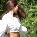 Athiya Shetty Instagram - While on a Getaway or a regular shoot, one should always Love and take care of their skin. Thank you @biotique_world for these Ayurvedic skincare rituals. My skin is loving the goodness of nature and Ayurveda. 🌞 #Biotique #AdvancedAyurveda 🎥: @_psudo_