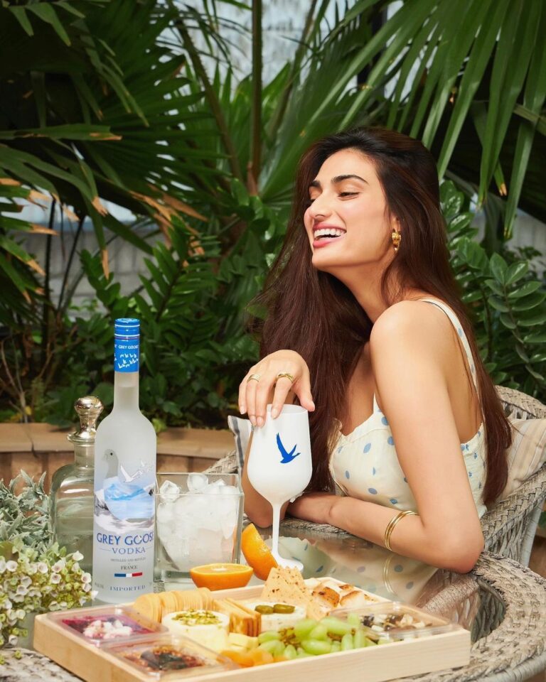 Athiya Shetty Instagram - Spontaneous rejig plans are the best! Redid my favourite corner and hosted a party for myself. #LiveVictoriously #GreyGooseLife @greygoose @fetch_india
