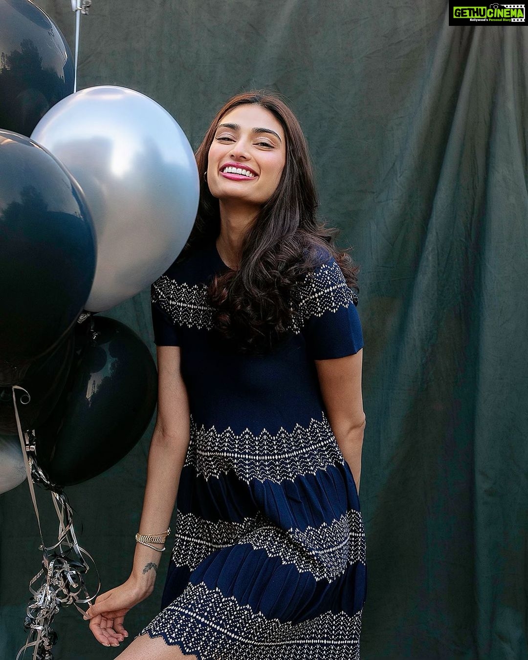 Athiya Shetty Instagram - 🎈fun and flirty with @labelritukumar #LabelSquad #LabelRituKumar 🎈