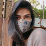 Athiya Shetty Instagram - Monday Reminder: Wallet ✅ Sunglasses ✅ Sanitizer ✅ Wearing your mask properly ✅✅✅ #PehnoSahi #WearItRight