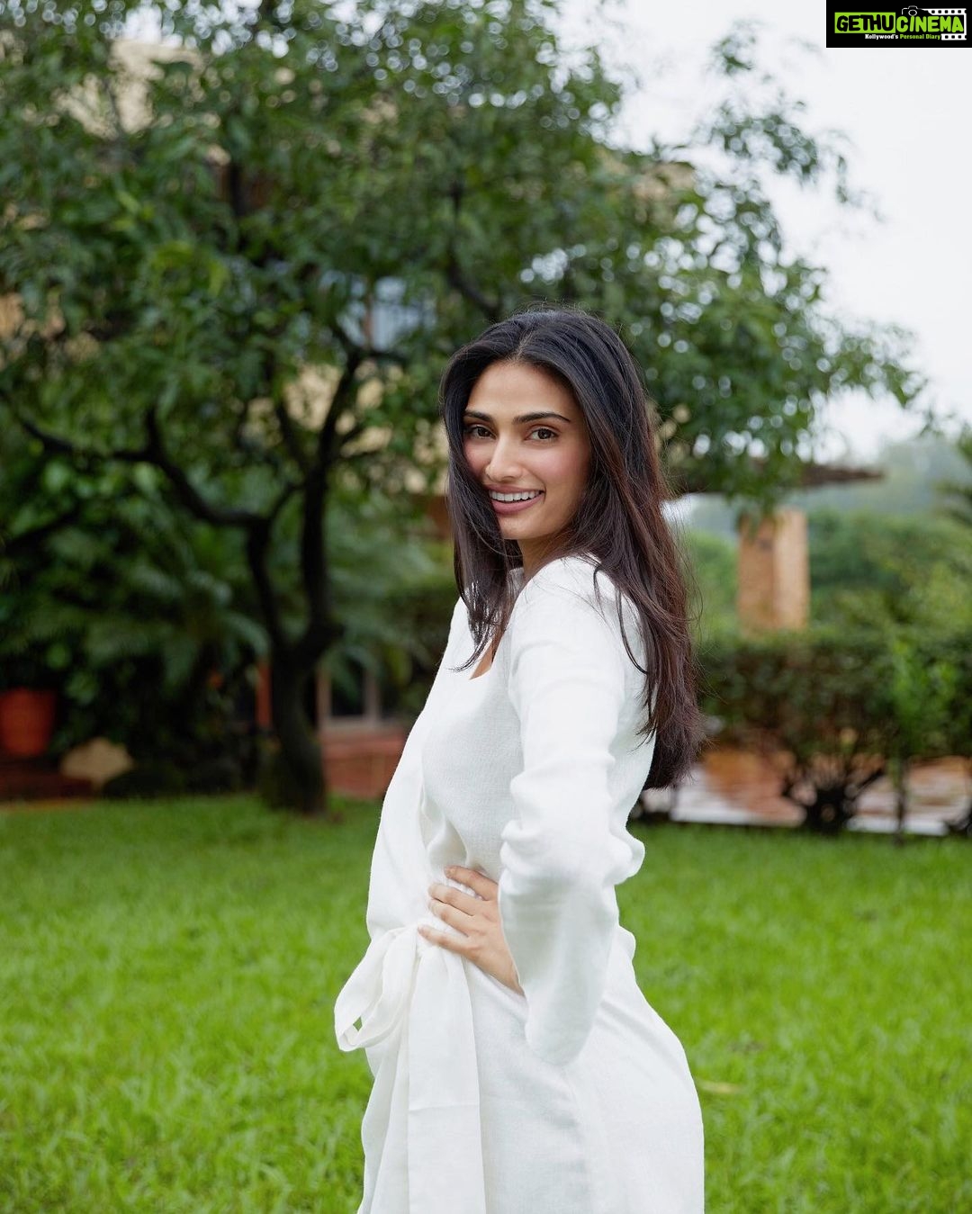 Athiya Shetty Instagram - this is not the year you got everything you want, but the year you appreciate everything 🤍