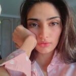 Athiya Shetty Instagram - i’m not bored, you’re bored 🔒☁️💞